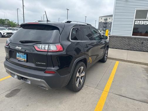 Diamond Black 2019 Jeep Cherokee Limited