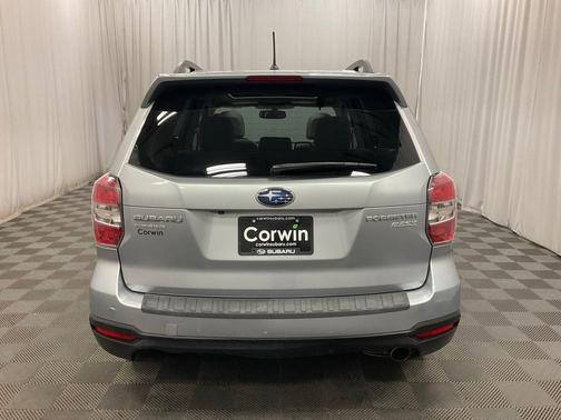 Ice Silver Metallic 2014 Subaru Forester 2.5i Limited