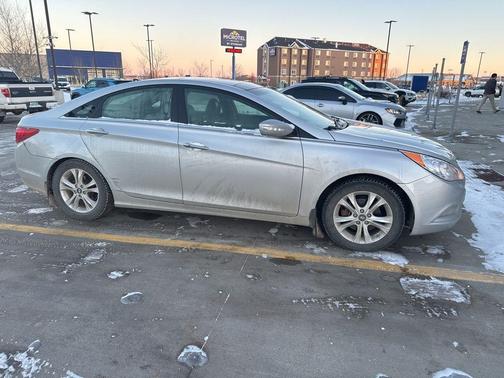 2012 Hyundai SONATA Limited