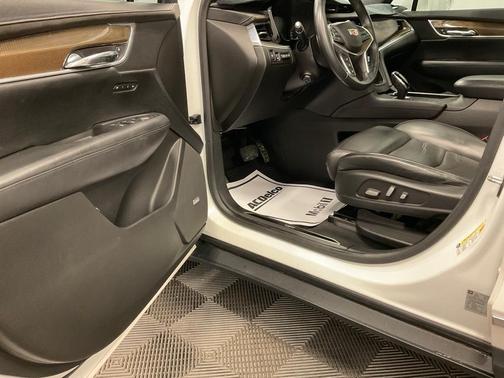 2017 Cadillac XT5 Platinum