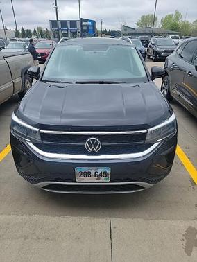 Deep Black Pearl Effect 2022 Volkswagen Taos 1.5T SE