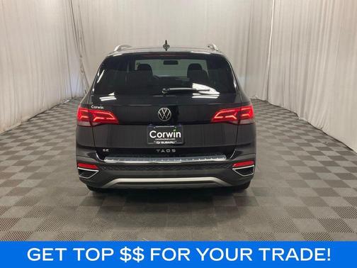 Deep Black Pearl Effect 2022 Volkswagen Taos 1.5T SE