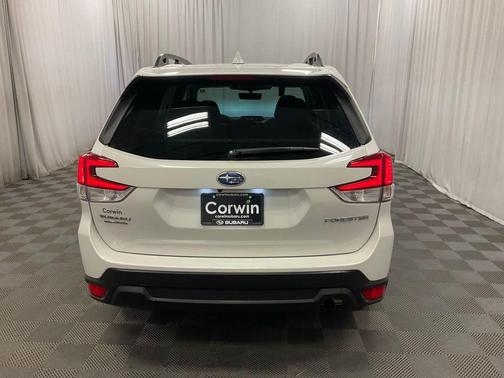 Crystal White Pearl 2023 Subaru Forester Premium