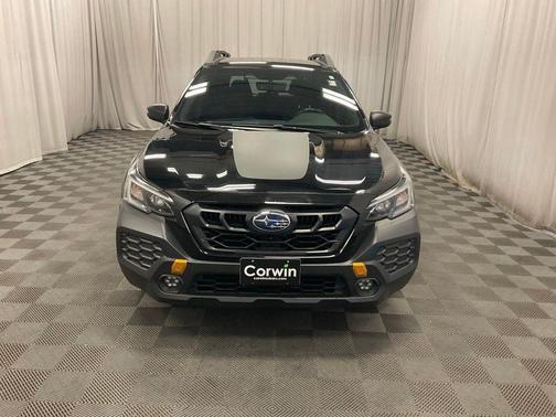 Crystal Black Silica 2024 Subaru Outback Wilderness
