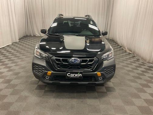 Crystal Black Silica 2024 Subaru Outback Wilderness