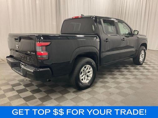 Black 2024 Nissan Frontier SV