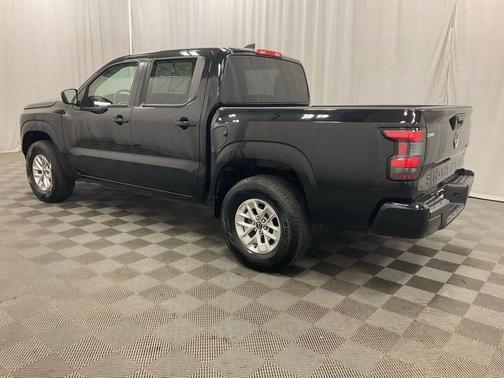 Black 2024 Nissan Frontier SV