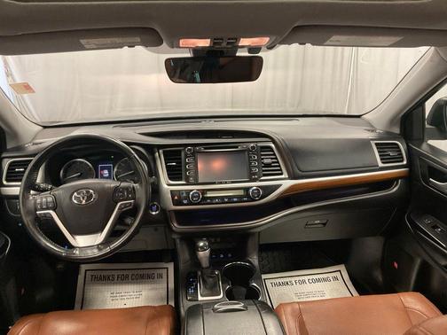 Midnight Black Metallic 2018 Toyota Highlander Limited