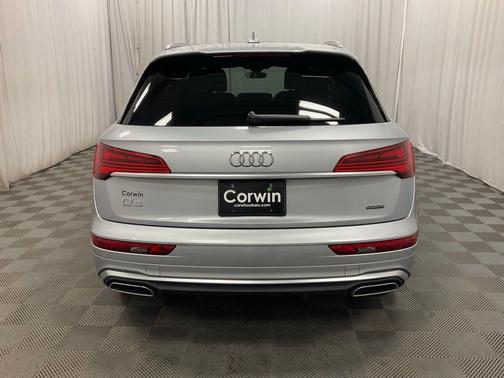 2024 Audi Q5 45 S line quattro Premium