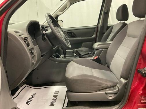 2005 Ford Escape XLS