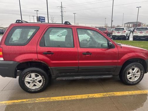 2005 Ford Escape XLS