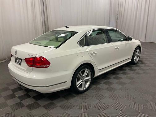 Candy White 2015 Volkswagen Passat 2.0L TDI DSG SEL Premium