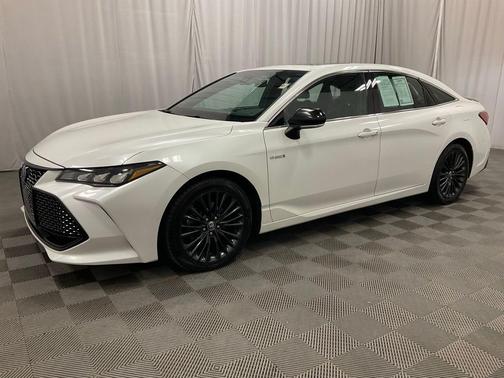 2021 Toyota Avalon Hybrid XSE