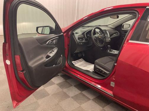 Crystal Red Tintcoat 2016 Chevrolet Malibu 1LT
