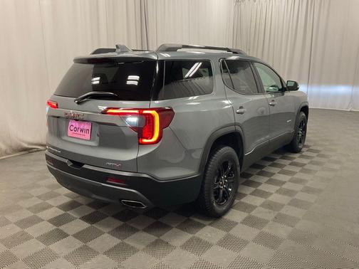 2022 GMC Acadia AT4