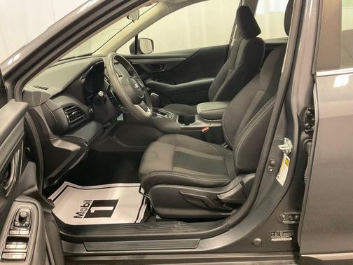 2022 Subaru Outback Base (CVT)