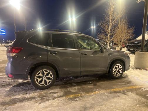 2022 Subaru Forester Premium