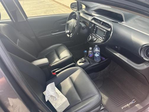 2018 Toyota Prius c Four