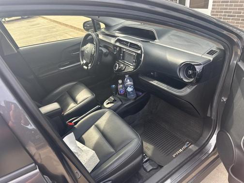 2018 Toyota Prius c Four