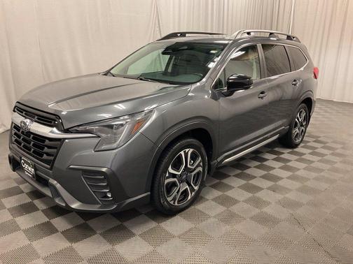Magnetite Gray Metallic 2024 Subaru Ascent Limited
