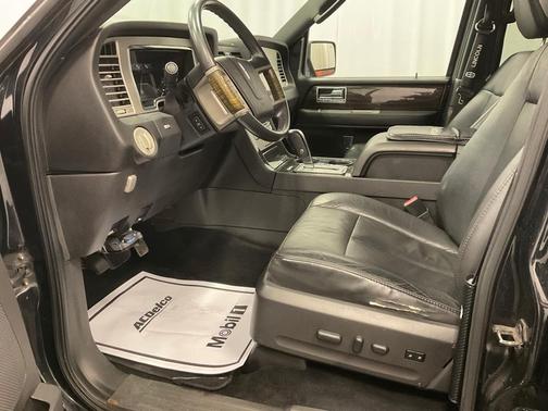 2010 Lincoln Navigator Base