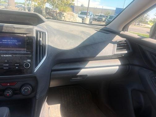 Crystal White Pearl 2022 Subaru Impreza Base