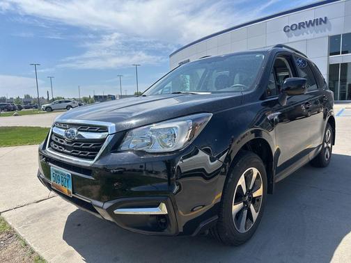 Crystal Black Silica 2018 Subaru Forester 2.5i Premium