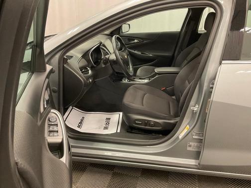 2023 Chevrolet Malibu RS