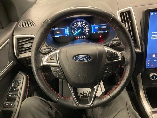 Iconic Silver Metallic 2024 Ford Edge ST Line