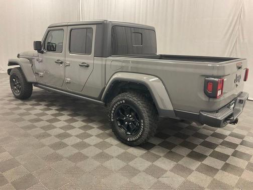 Sting Gray Clearcoat 2022 Jeep Gladiator Sport