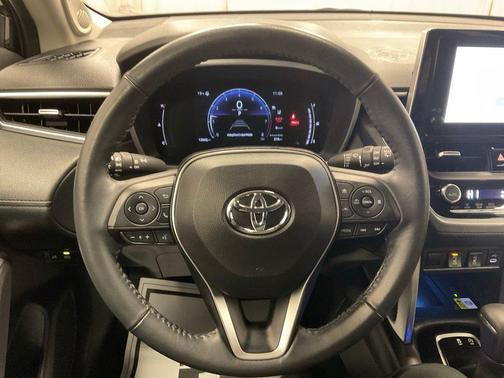 2023 Toyota Corolla Cross XLE