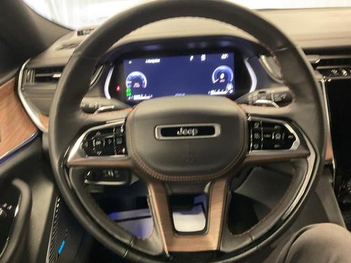 2023 Jeep Grand Cherokee Summit