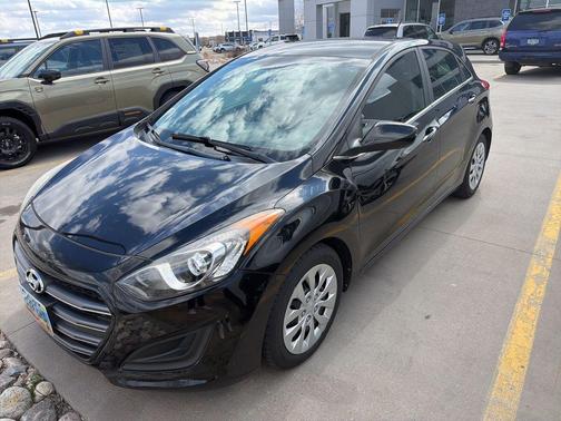 Black Noir Pearl 2016 Hyundai Elantra GT Base