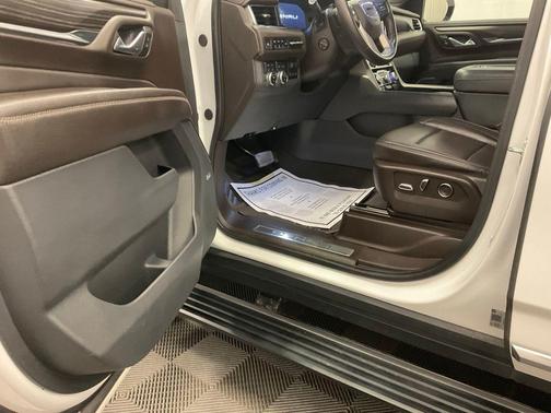 Summit White 2024 GMC Yukon Denali