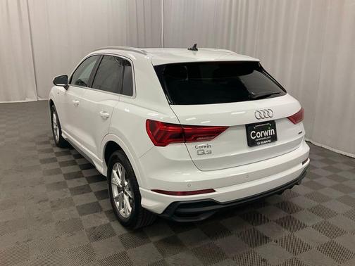 2025 Audi Q3 45 S line Premium