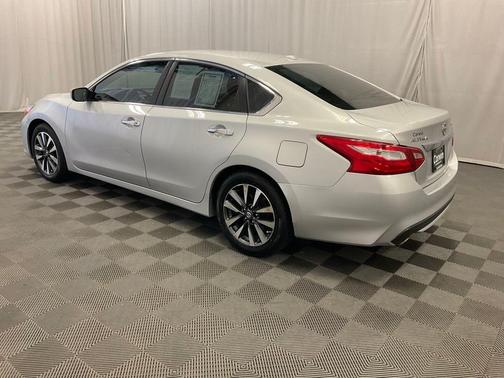 Brilliant Silver Metallic 2017 Nissan Altima 2.5 SV