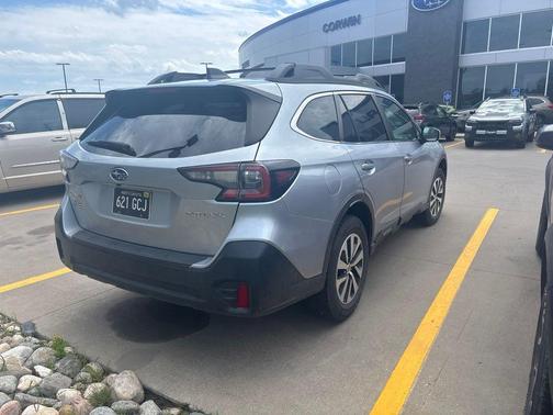 Ice Silver Metallic 2022 Subaru Outback Premium