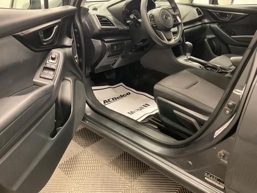 2019 Subaru Impreza 2.0i