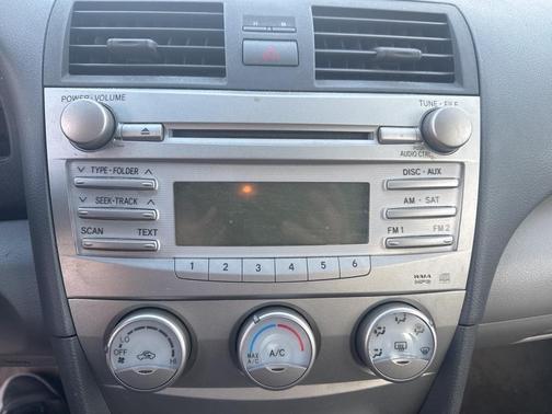 2010 Toyota Camry LE