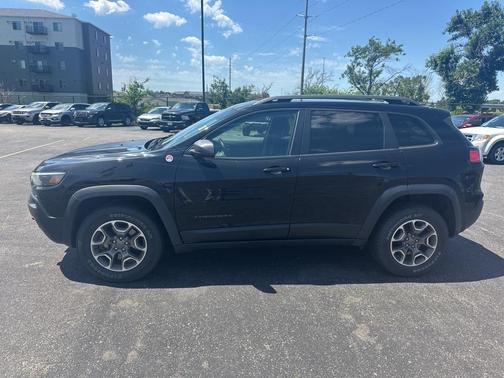 2020 Jeep Cherokee Trailhawk
