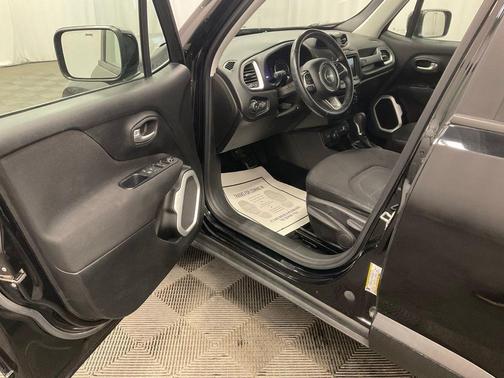 Black 2018 Jeep Renegade Latitude