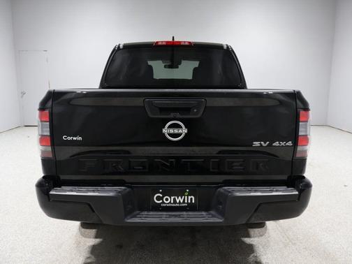 2024 Nissan Frontier SV