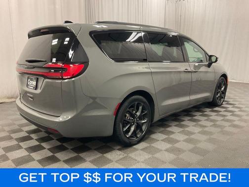 Ceramic Gray Clearcoat 2023 Chrysler Pacifica Touring-L