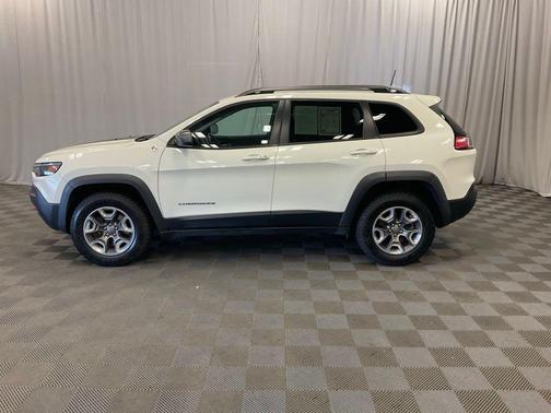 Pearl White Pearlcoat 2019 Jeep Cherokee Trailhawk