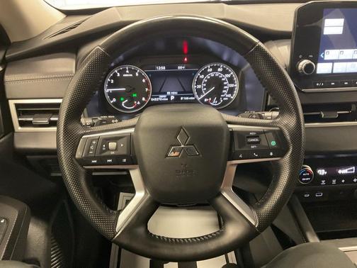 2024 Mitsubishi Outlander 