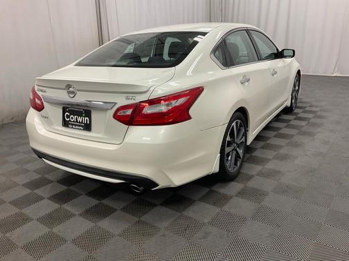 2016 Nissan Altima 2.5 SR