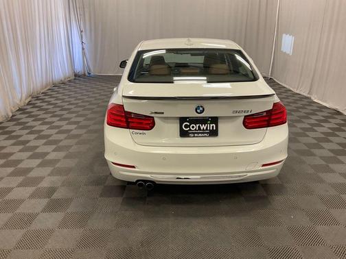 Alpine White 2013 BMW 328 i xDrive