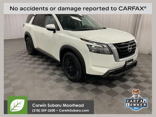 2024 Nissan Pathfinder SV