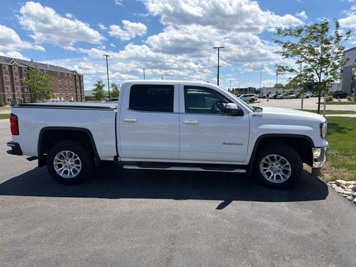 White 2018 GMC Sierra 1500 SLE