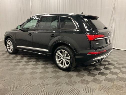 Mythos Black Metallic 2025 Audi Q7 55 Premium Plus
